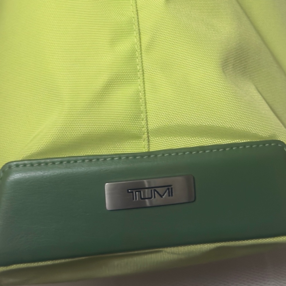 Tumi Green Tote Bag excellent condition - Picture 15 of 17